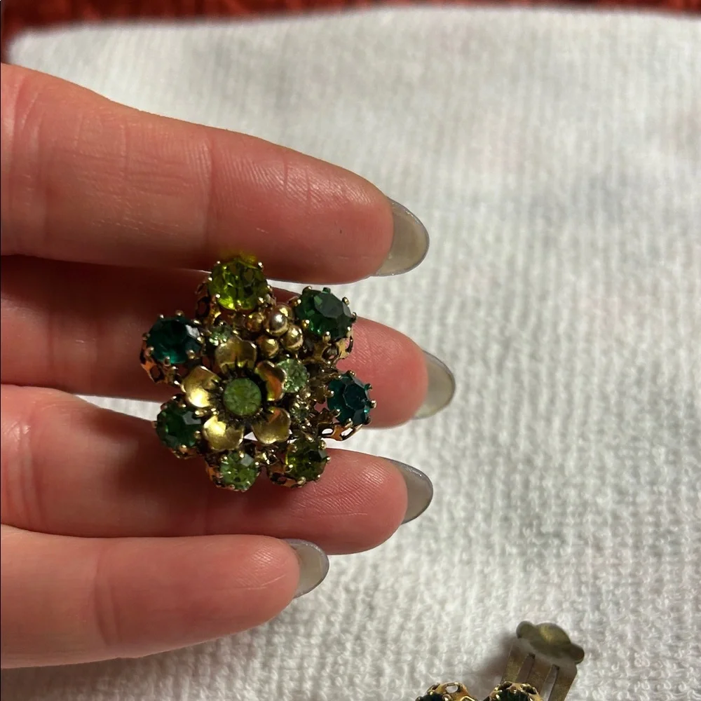 Elegant Gold‎ and Green Floral Clip-On Earrings